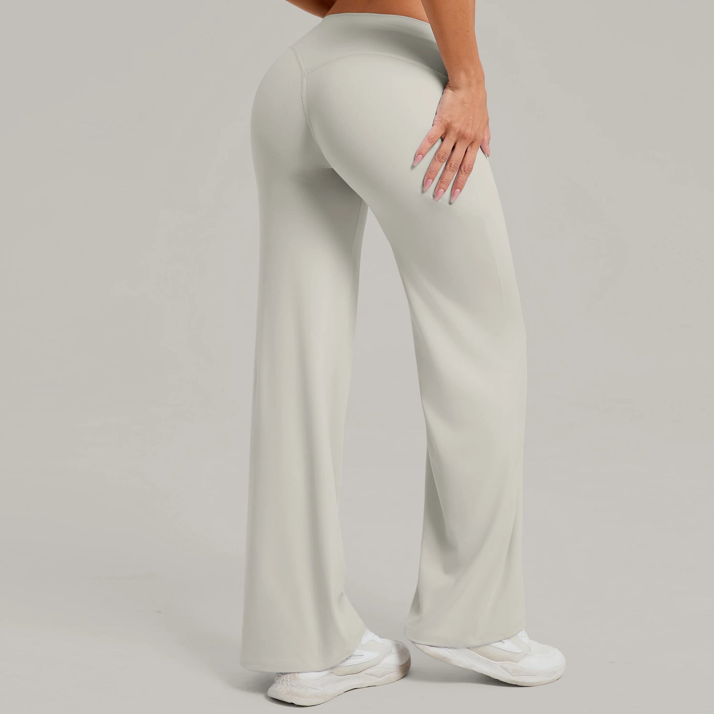 "Strait" sports pants with sweat-wicking properties.