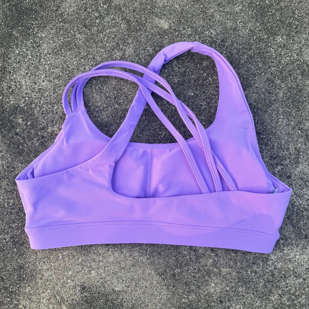 Sports bra with cross-back and high durability