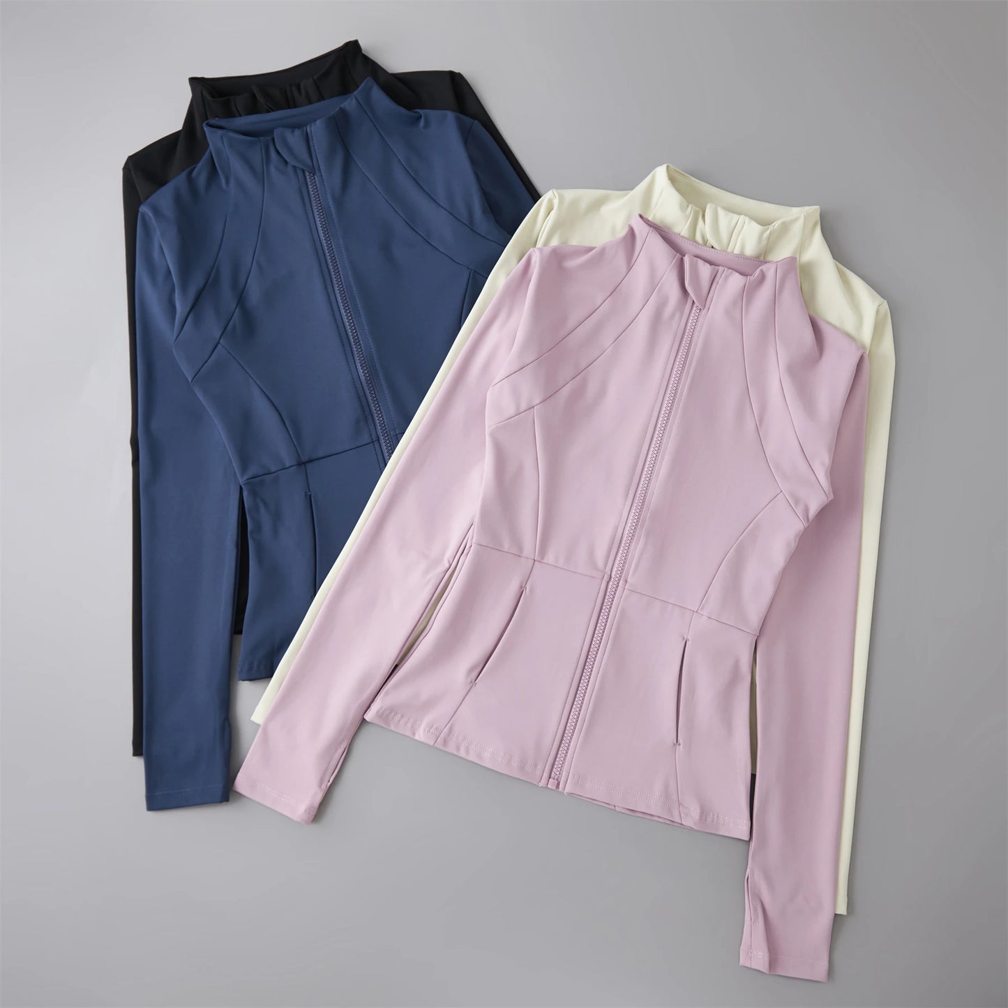 Long-sleeved sports sweatshirt - lightweight and flexible.