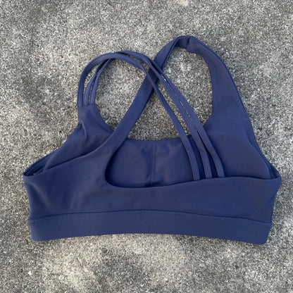 Sports bra with cross-back and high durability