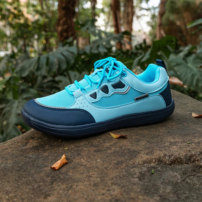 "Oyano" lightweight sneakers with a wide toe for natural comfort