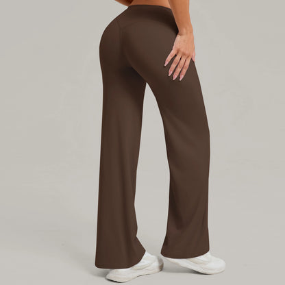 "Strait" sports pants with sweat-wicking properties.