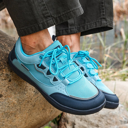 "Oyano" lightweight sneakers with a wide toe for natural comfort
