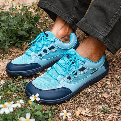 "Oyano" lightweight sneakers with a wide toe for natural comfort