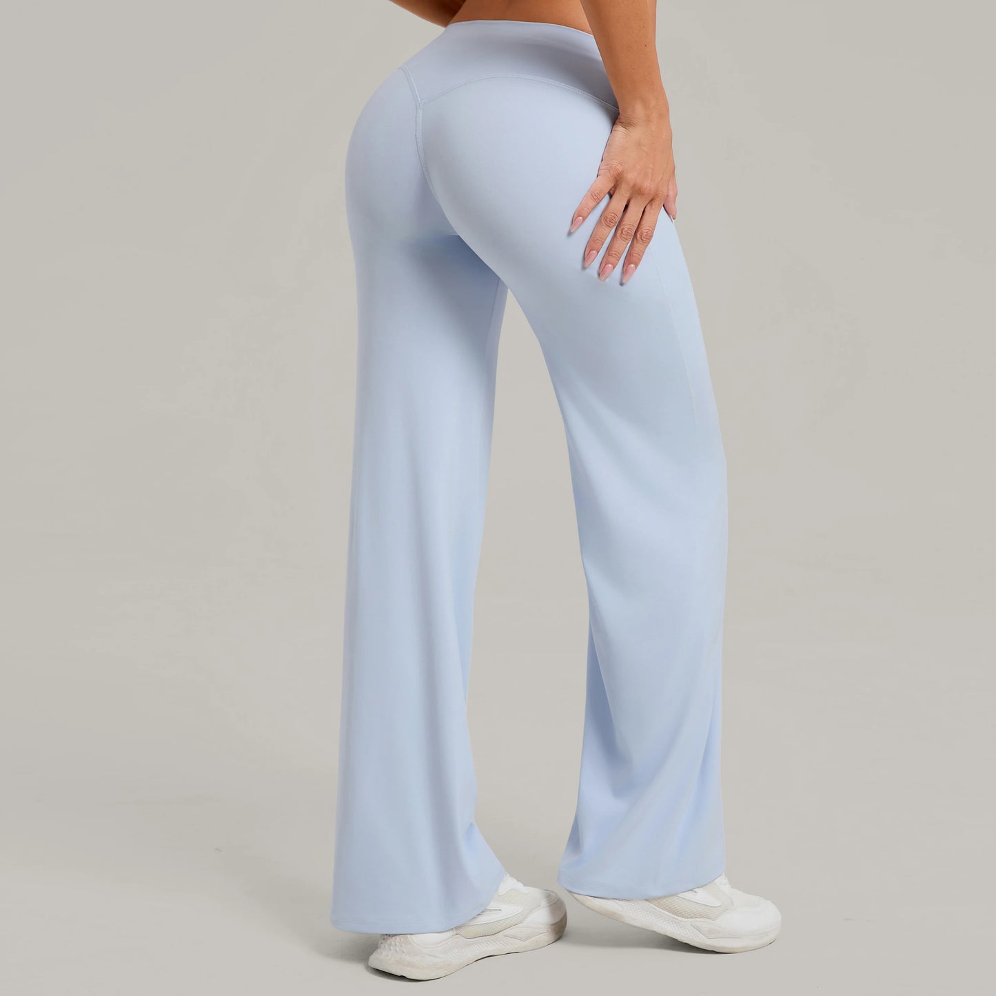 "Strait" sports pants with sweat-wicking properties.