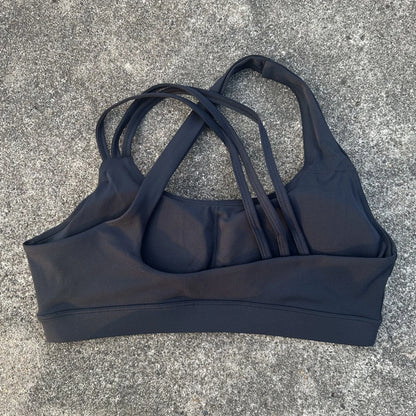 Sports bra with cross-back and high durability