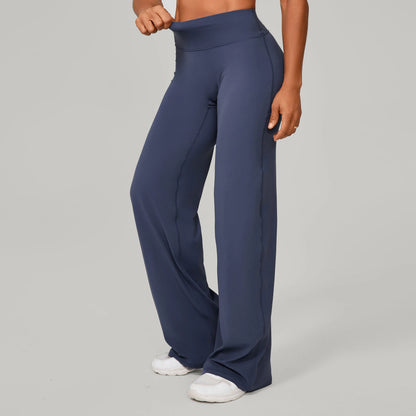 "Strait" sports pants with sweat-wicking properties.