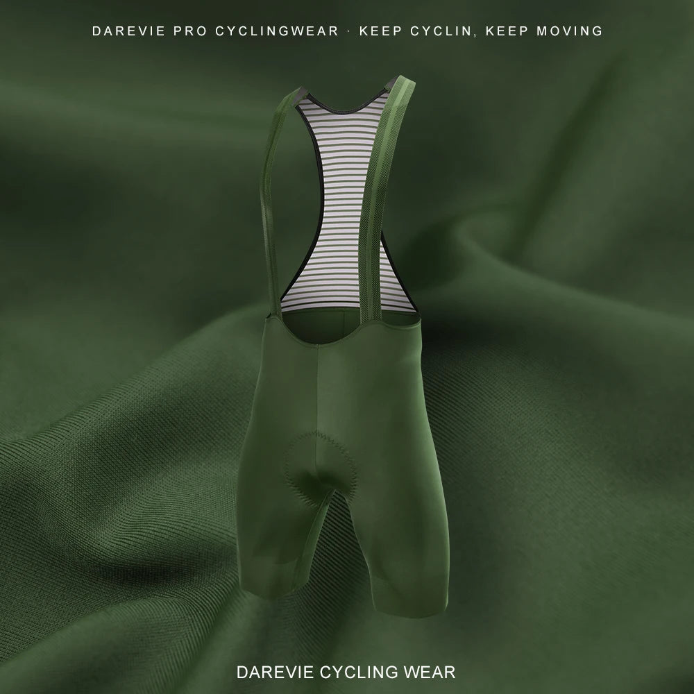 Seamless professional cycling shorts