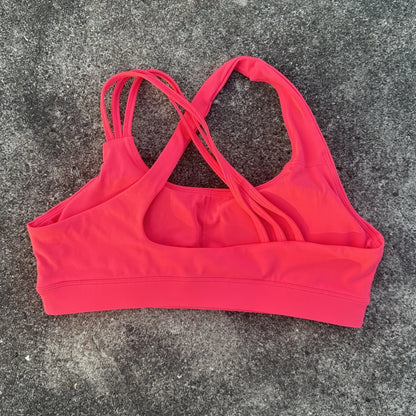 Sports bra with cross-back and high durability