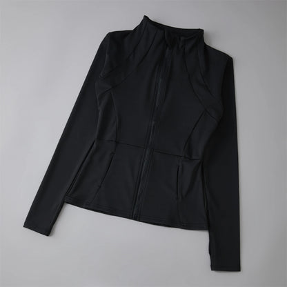 Long-sleeved sports sweatshirt - lightweight and flexible.