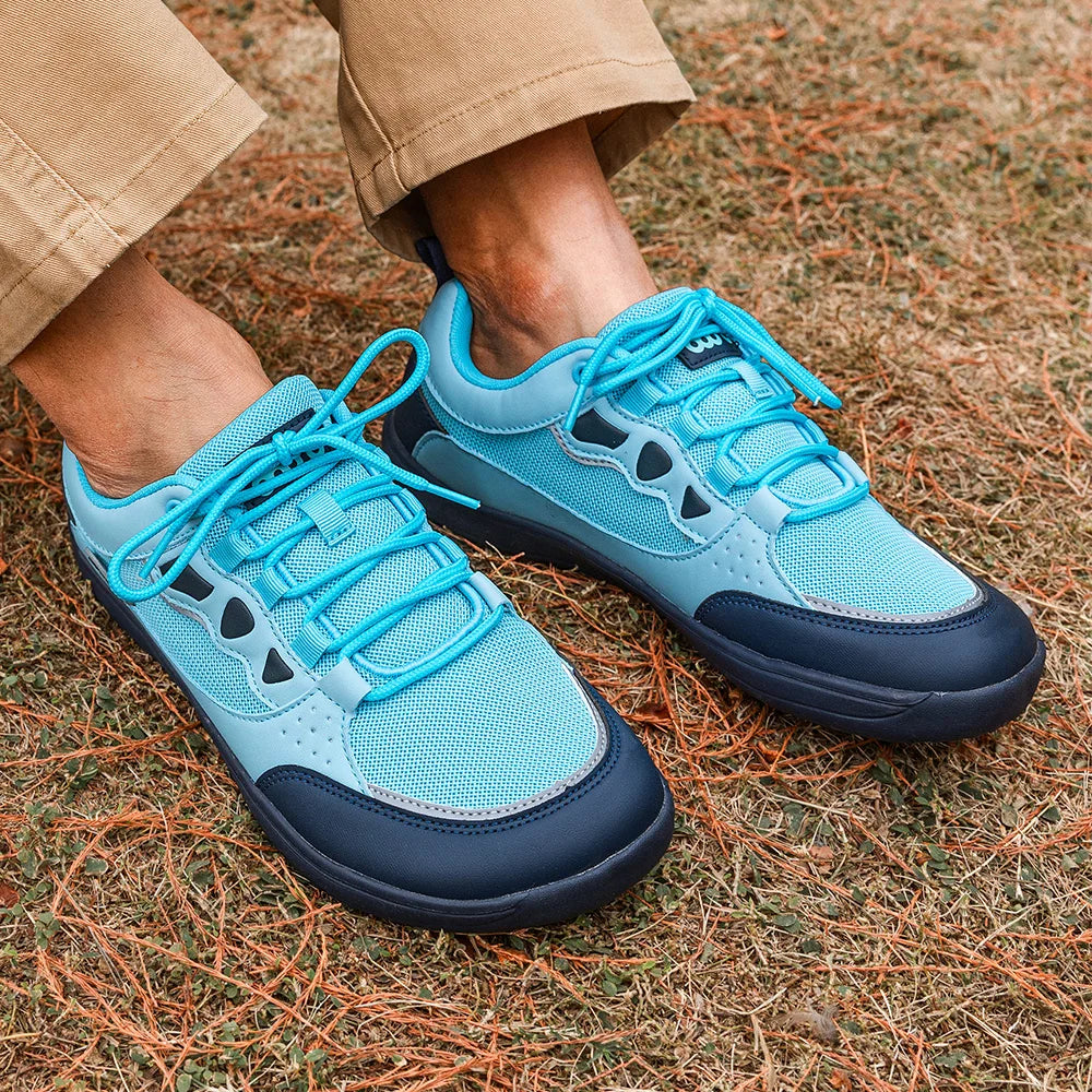 "Oyano" lightweight sneakers with a wide toe for natural comfort